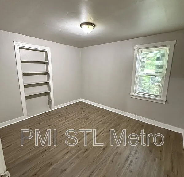 6170 Emerald Ave — Photo 3