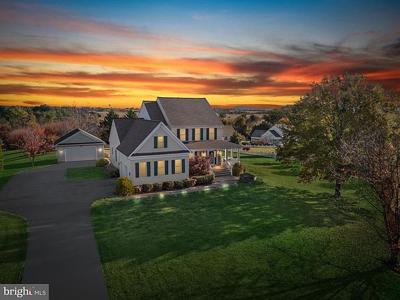 2nd image of 19483 Meadowvale Ct