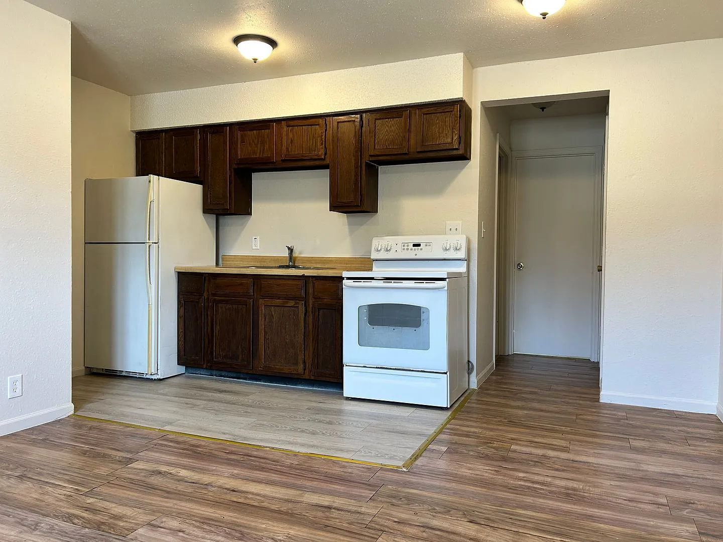 Newly Remodeled, Close to Fort Riley — Photo 1