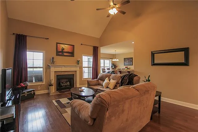 141 Summer Terrace Ln — Photo 3