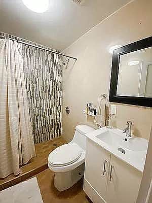 4th image of 76 Macdougal St #1R