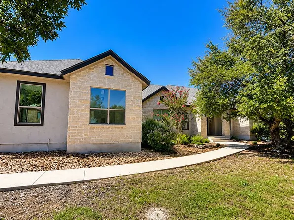 112 Rolling View Dr, Boerne, TX 78006