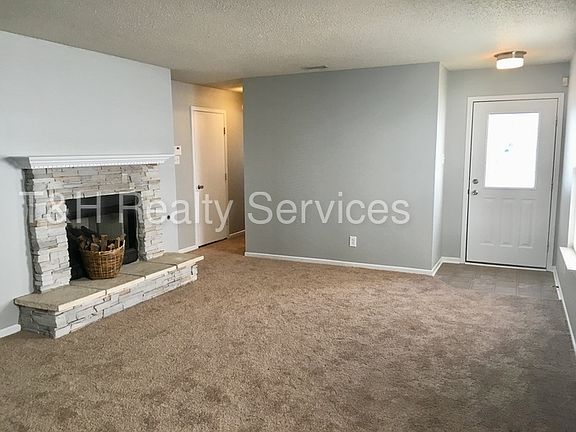 3rd image of 9136 Blue Pine Dr