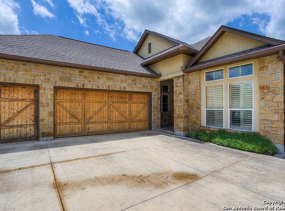 2nd image of 2857 Rock Barn Dr E