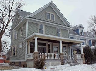 1060 Ashland Ave, Saint Paul, MN 55104