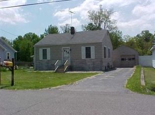 1621 E Division St, Hobart, IN 46342