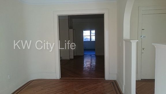 4th image of 723 Bergen Ave