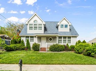 104 Roslyn Ave, Cape May, NJ 08204