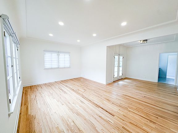 2nd image of 1538 E Wilson Ave #B
