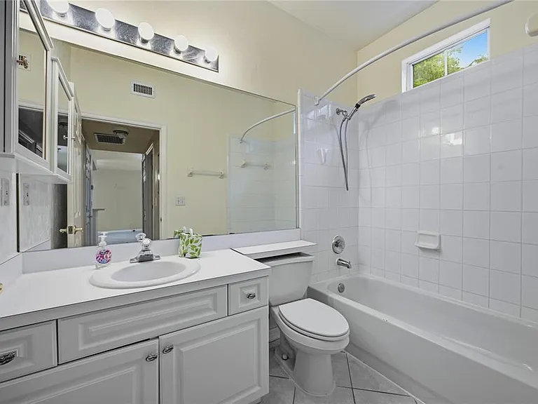 350 NW 50th Blvd #350 — Photo 20