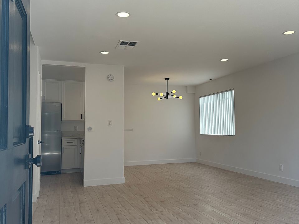 1st image of 1212 N Gower St #104