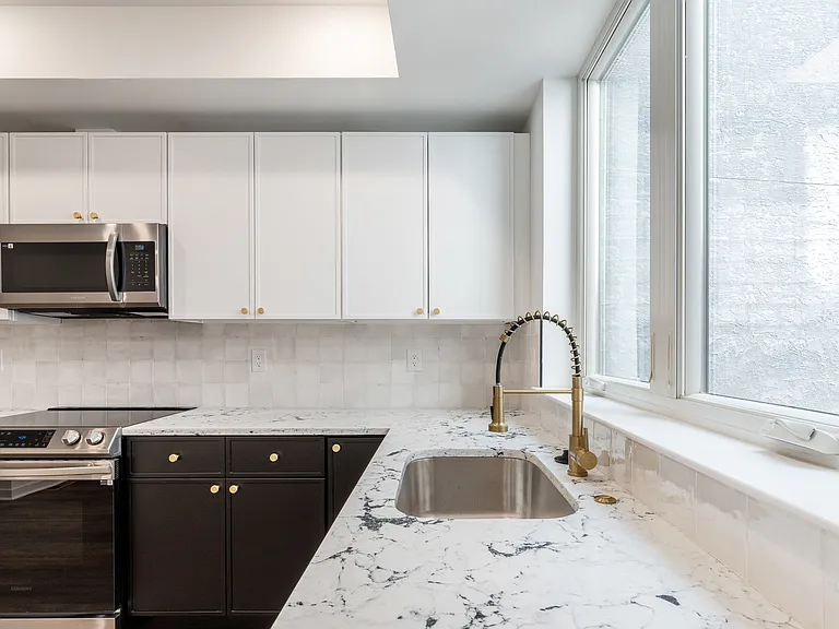 608 S American St #1 — Photo 8
