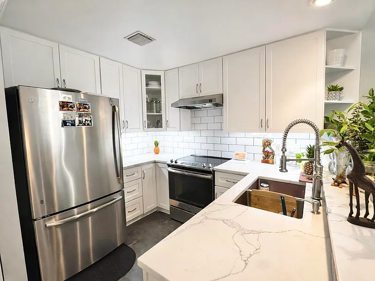 7174 Sportsman Dr — Photo 1