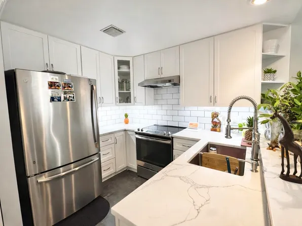 7174 Sportsman Dr, Pompano Beach, FL 33068