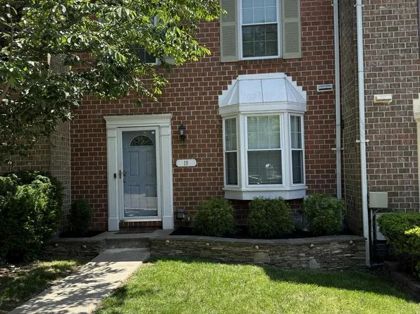 19 Wellspring Cir, Owings Mills, MD 21117