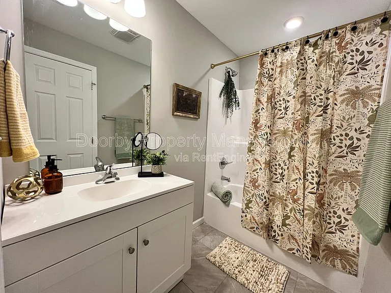 2106 Duncan Ave #102 — Photo 13