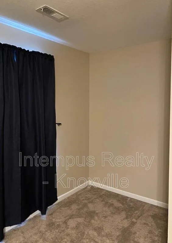 3 bed, 2.5 bath, 2192 sqft, $2,150 — Photo 1