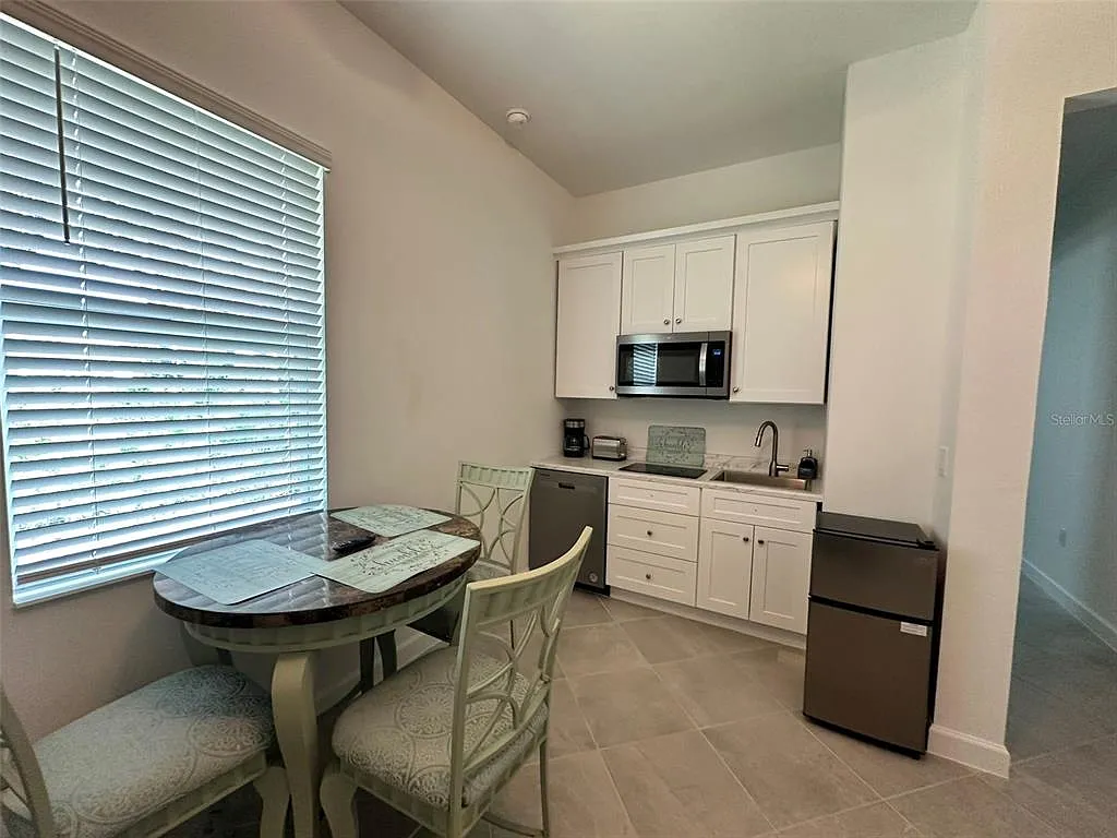 1 bed, 1.5 bath, 400 sqft, $1,400 — Photo 3