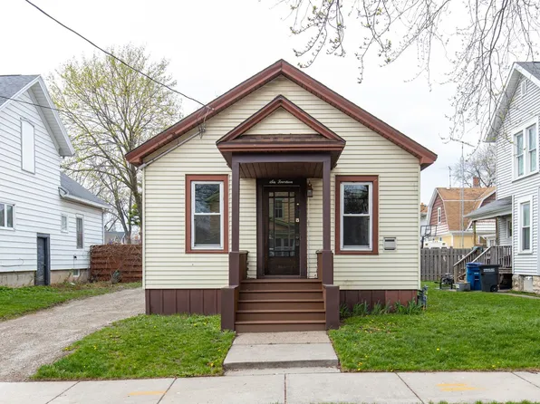 614 E Parkway Ave, Oshkosh, WI 54901