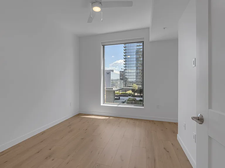 1212 Demonbreun St #810 — Photo 19