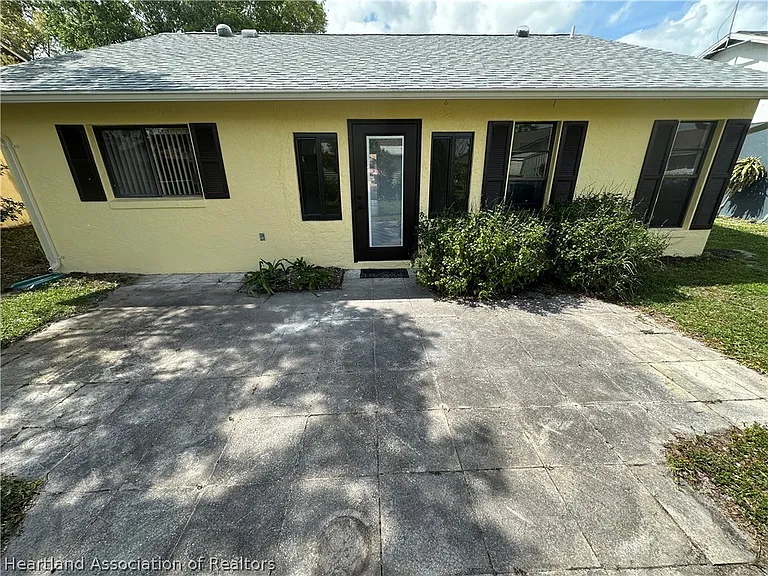 4016 Thompson Ave — Photo 15