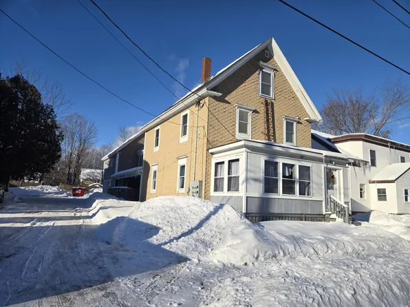 49 Chestnut Street, Gardiner, ME 04345