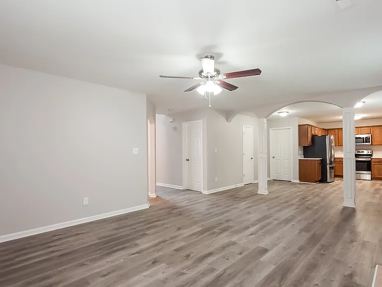 1119 Homestead Glen Blvd — Photo 5