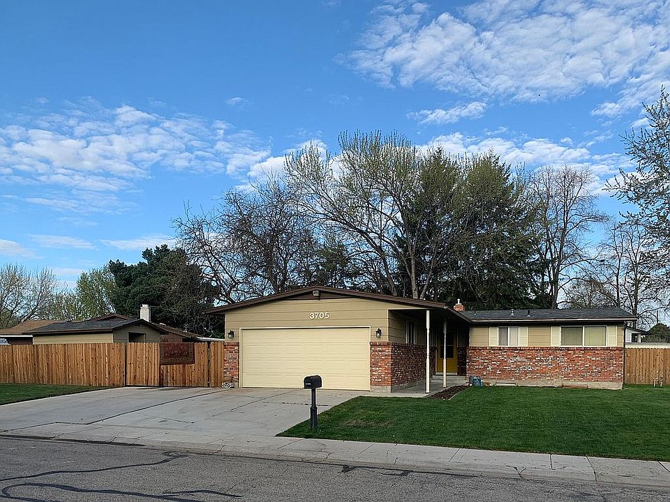 1st image of 3705 N Kingswood Dr