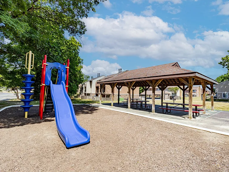 Playground and Pavillion at Woodbridge of Castleton