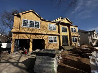 200 Valley Rd, River Edge, NJ 07661