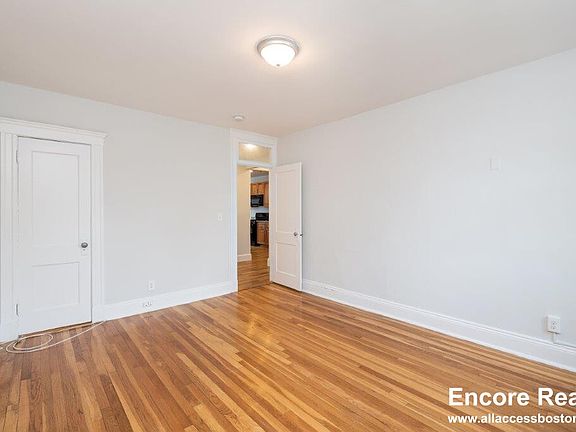 2nd image of 286 Chestnut Hill Ave #34B