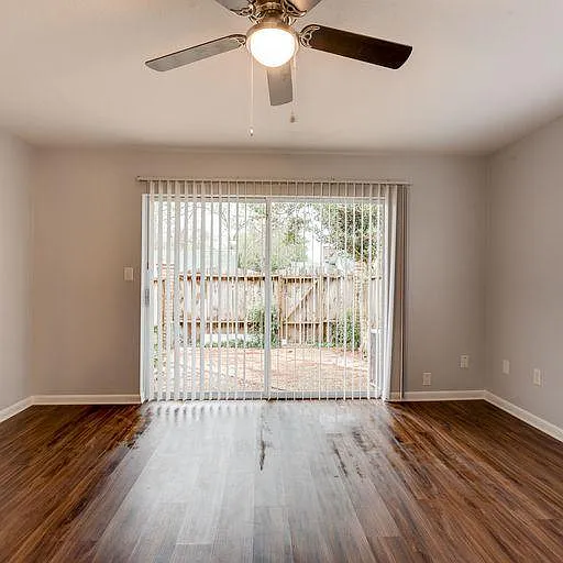 2 bed / 1.5 bath