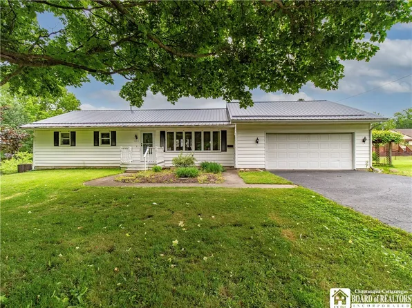 644 Stowe St, Jamestown, NY 14701