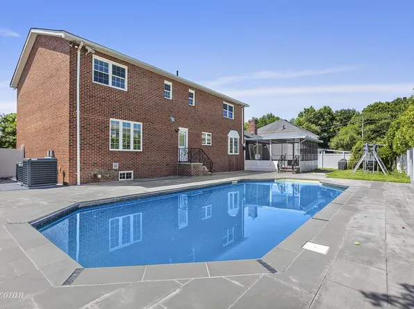 1019 Ionia Avenue image 1 of 12