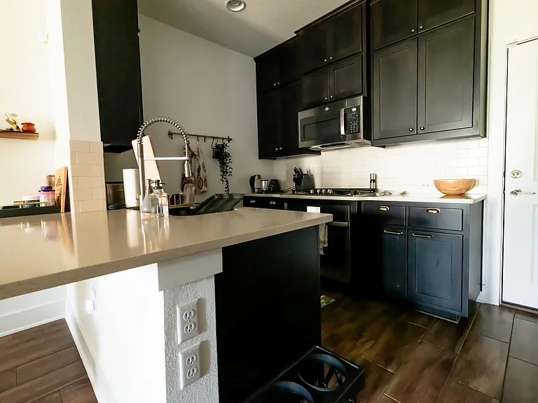 2501 Simond Ave #D — Photo 20