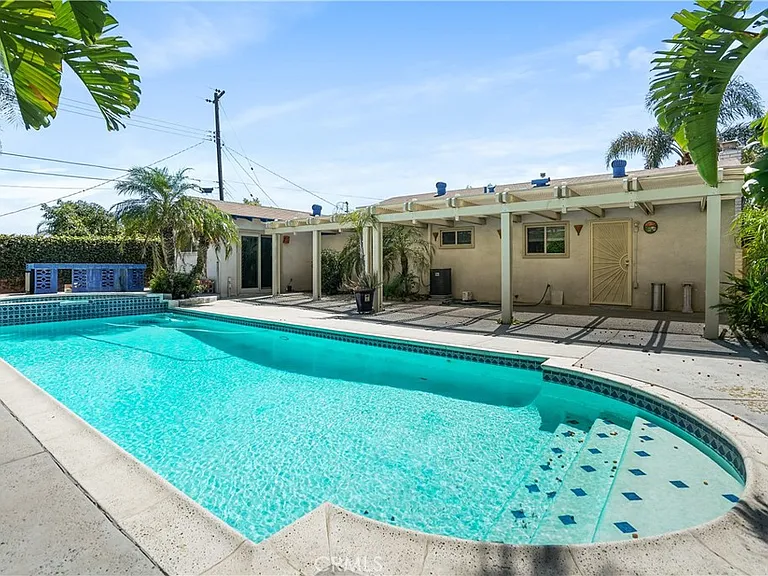 7055 Avenida Leon — Photo 24