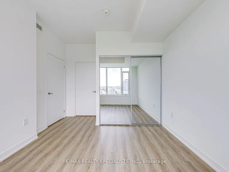 2485 Eglinton Ave W #1018 — Photo 22