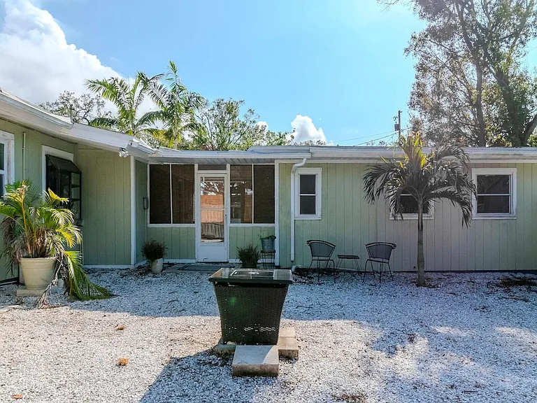 675 Clearwater Largo Rd S — Photo 19