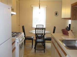 201 Regency Park Dr, Agawam, MA 01001