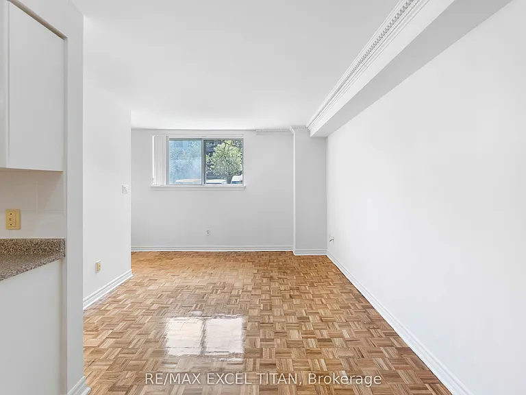1407 Dupont St #112 — Photo 3