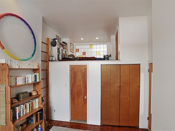 4th image of 169 Park Pl APT 5
