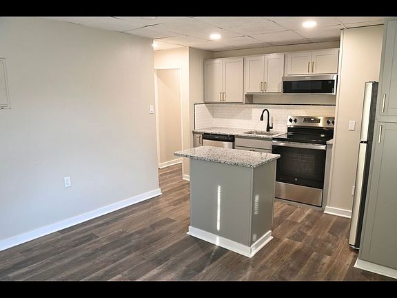 4th image of 215 Reily St #3