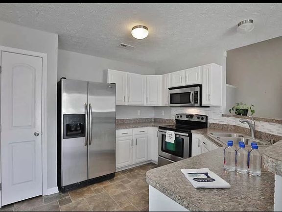 4th image of 5595 Eagle River Dr #1