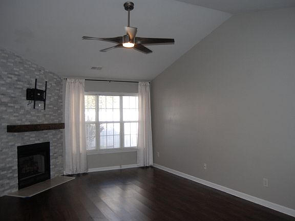 3rd image of 6839 Wellsley Ct