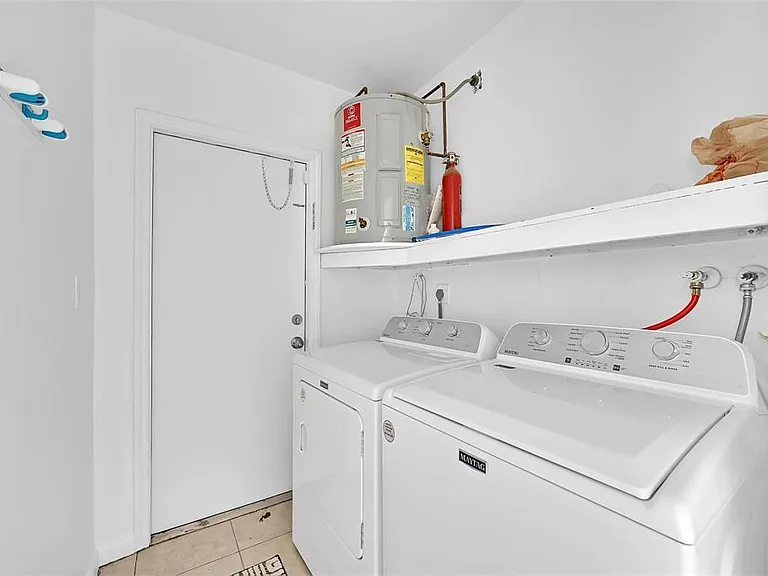 1218 NW 6th Ave — Photo 14