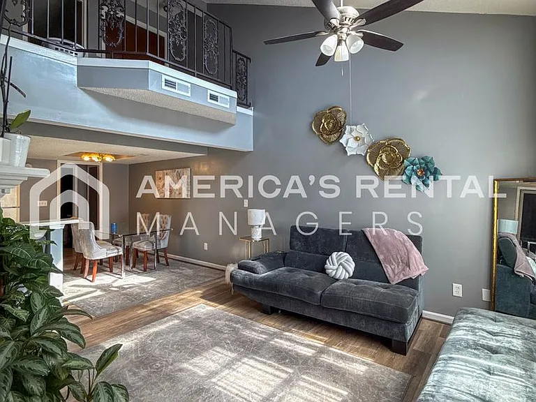 1219 Magnolia Pl — Photo 4