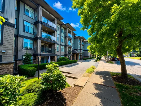 2068 Sandalwood Cres #308, Abbotsford, BC V2S 3H6