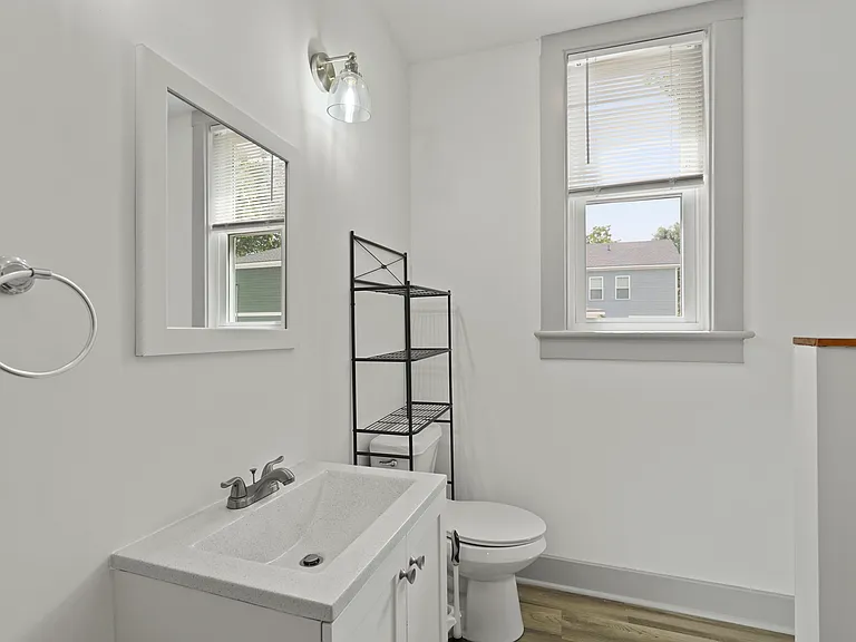902 E Bolton St #A — Photo 42