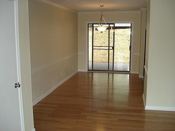 New Hardwoods Floors. Lots Of Room!!