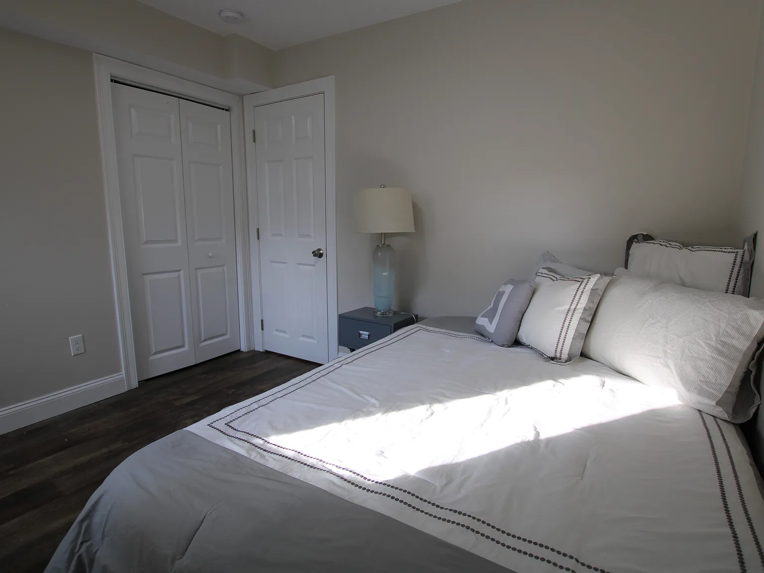 4 bed, 2.0 bath, 1150 sqft, $4,850 — Photo 3